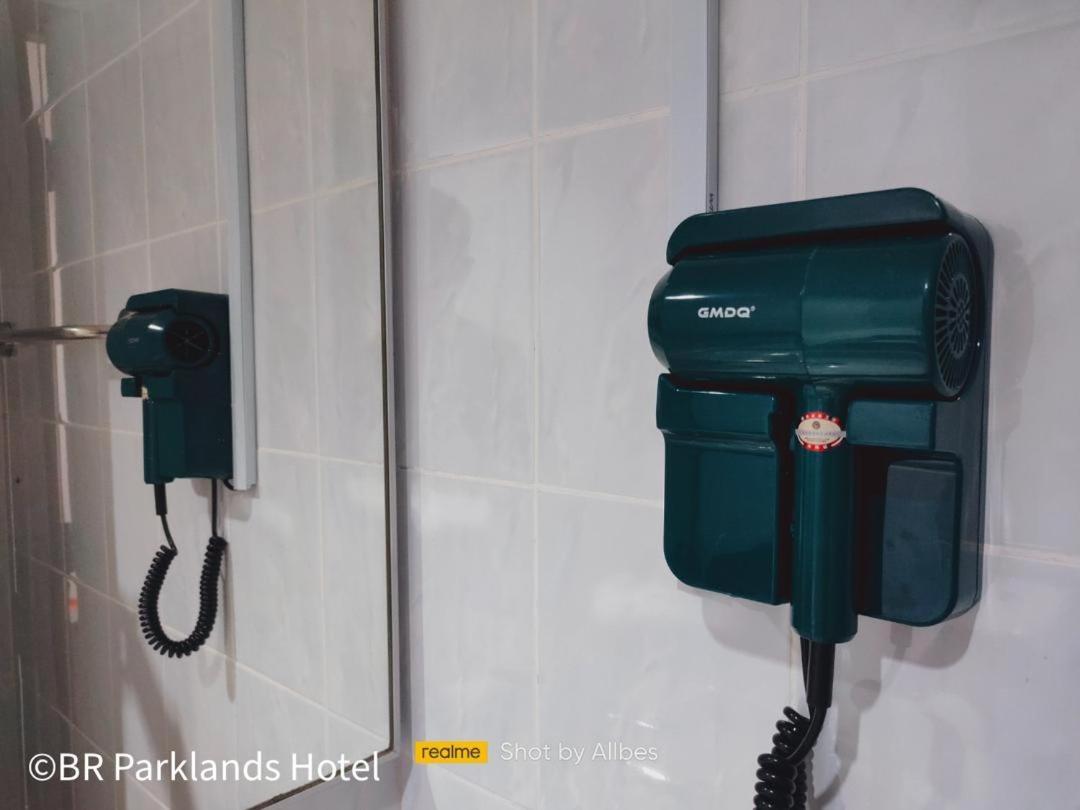 Br Parklands Hotel Кланг Екстериор снимка